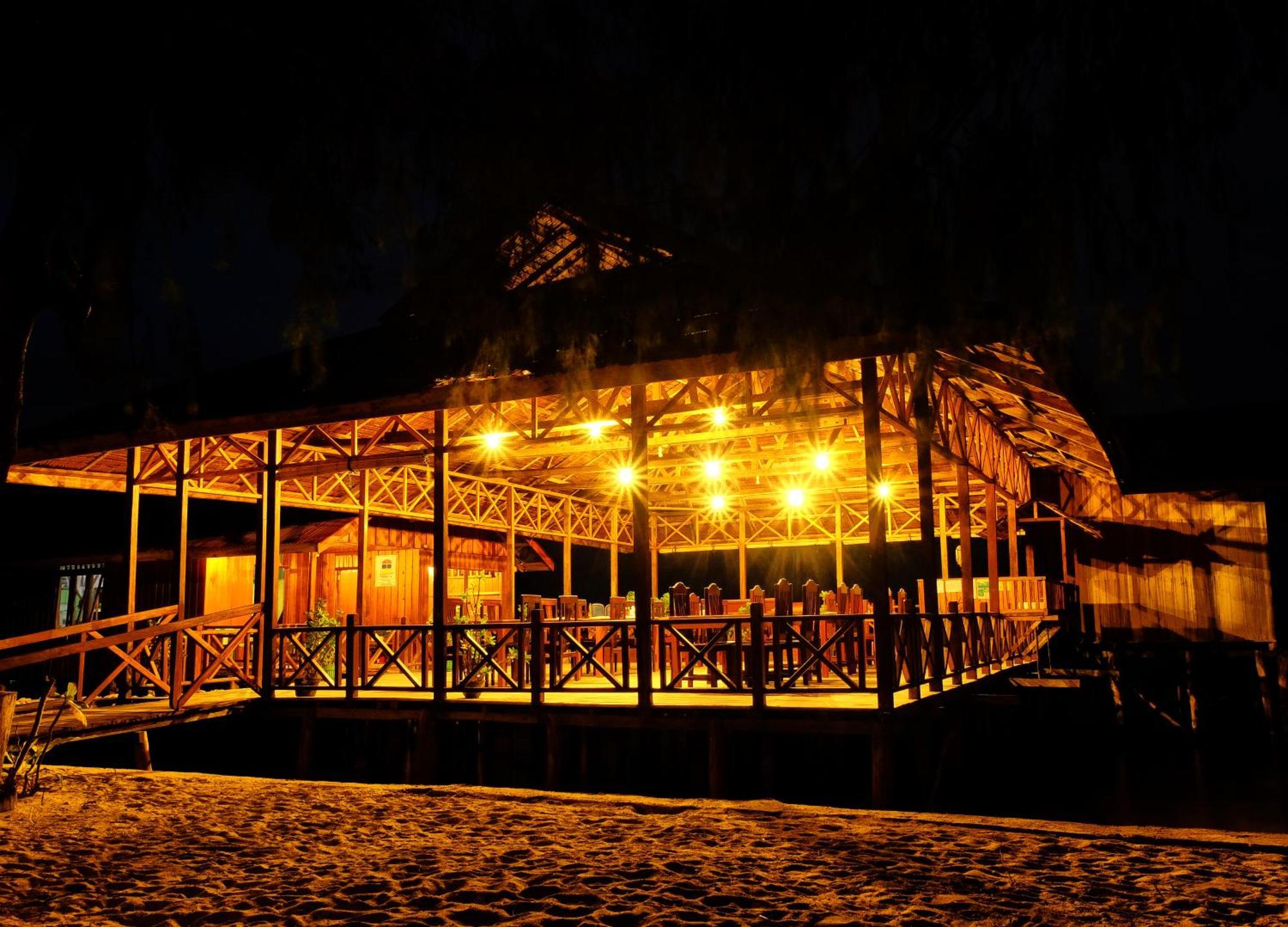 Bolilanga Island Resort - Togean Island Angkayo Esterno foto