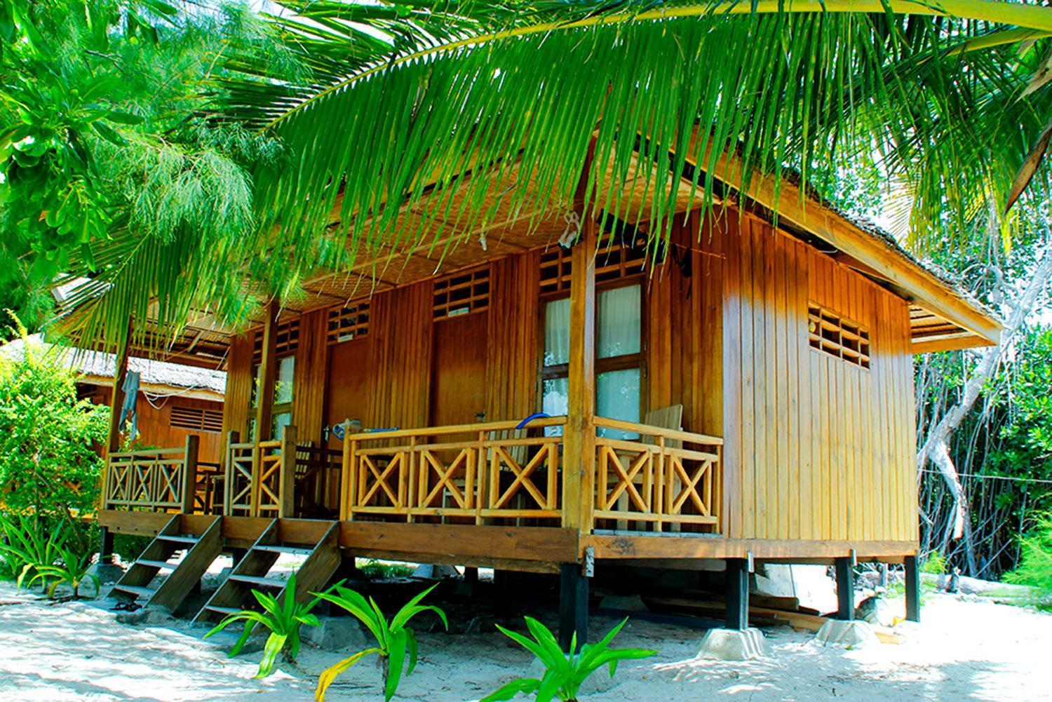 Bolilanga Island Resort - Togean Island Angkayo Esterno foto