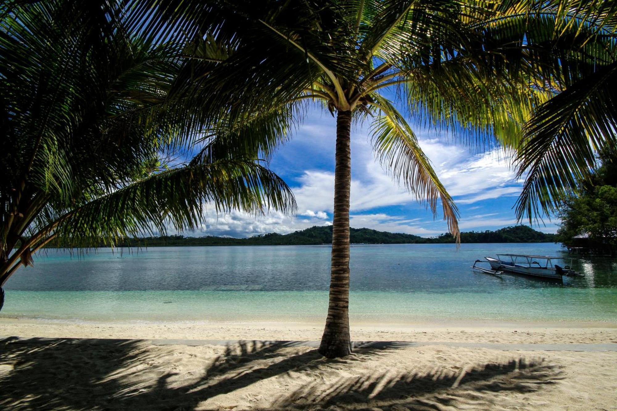 Bolilanga Island Resort - Togean Island Angkayo Esterno foto