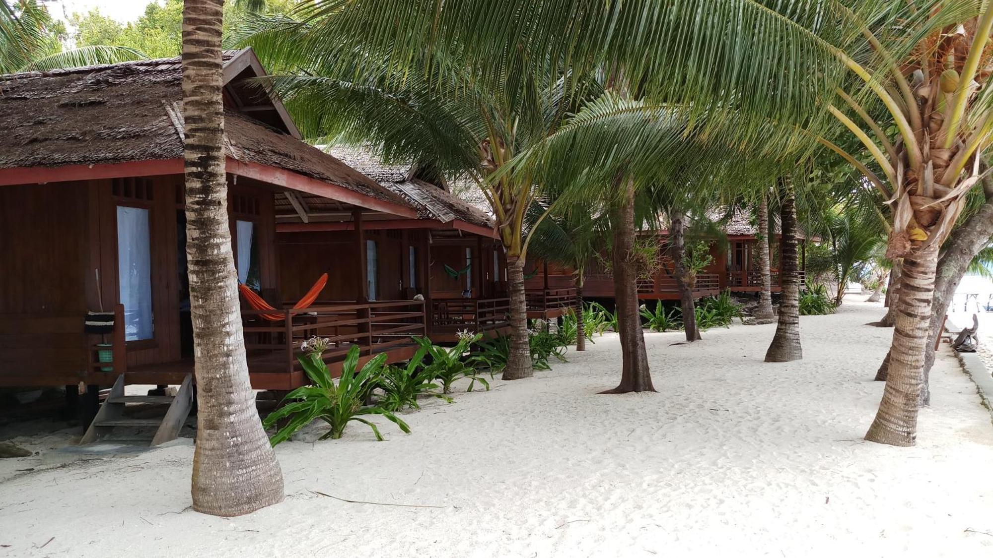 Bolilanga Island Resort - Togean Island Angkayo Esterno foto