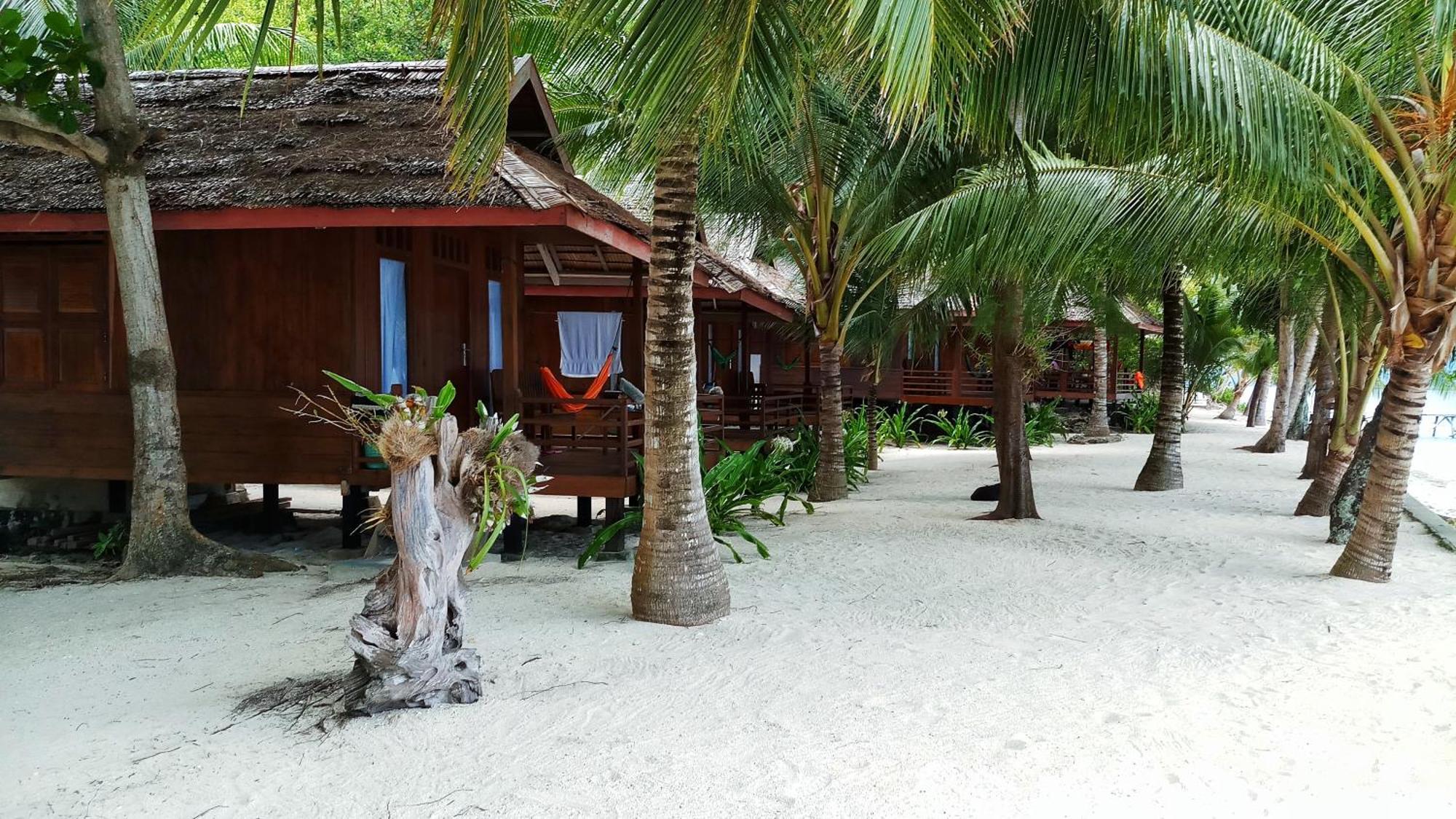 Bolilanga Island Resort - Togean Island Angkayo Esterno foto
